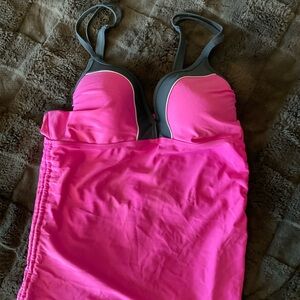 Sporty Tankini Top with underwire